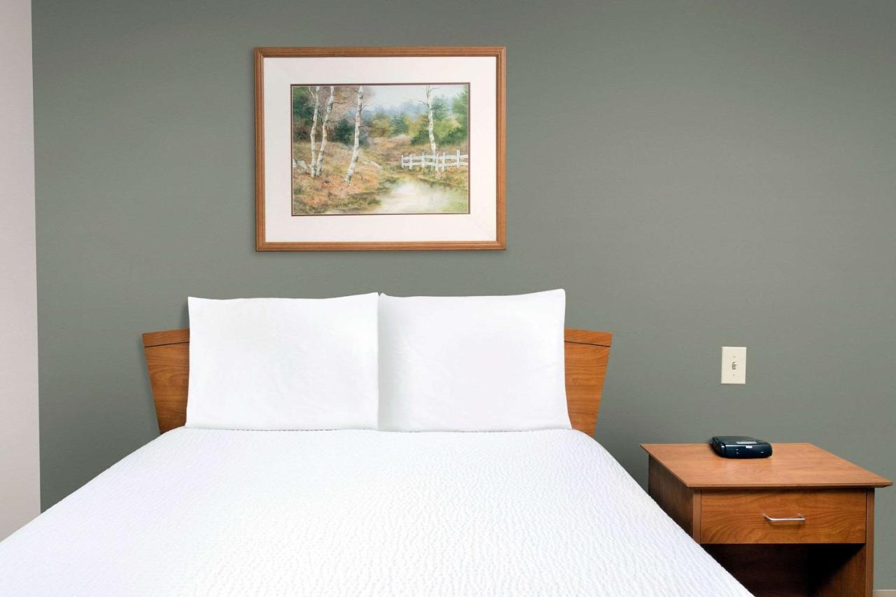 Double Room with Accessible Tub - Disability Access/Non-Smoking at WoodSpring Suites St. Louis Arnold