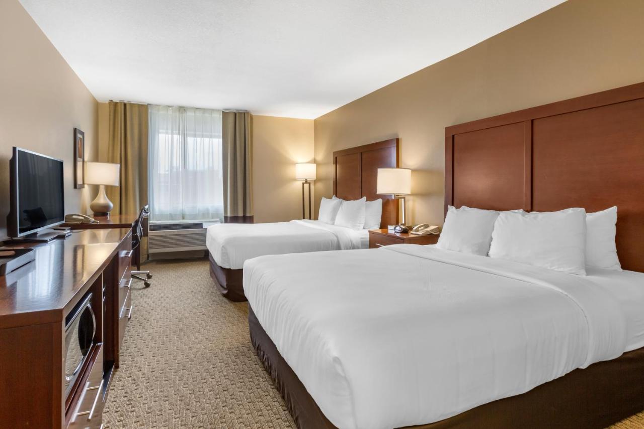 Queen Room with Two Queen Beds - Non-Smoking at Wingate by Wyndham Los Alamos