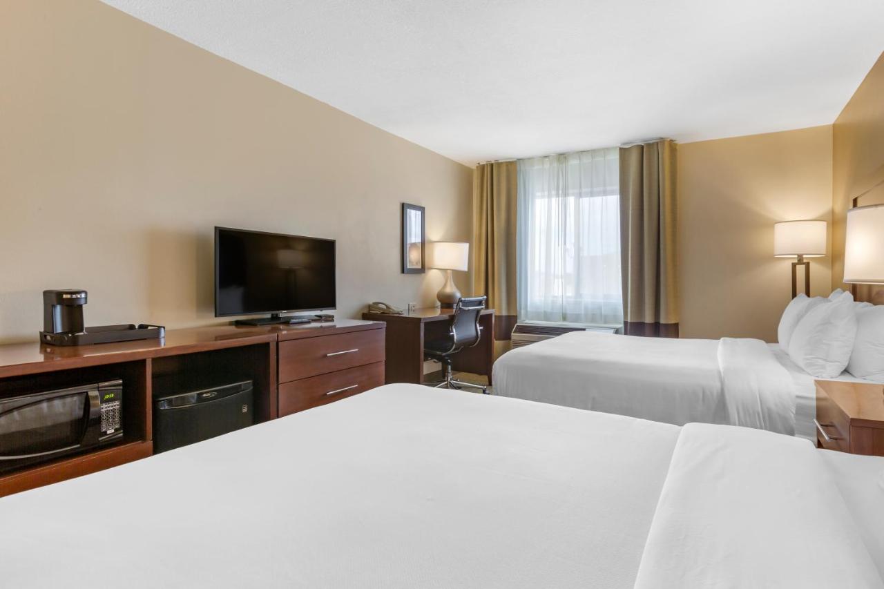 Queen Room with Two Queen Beds - Non-Smoking at Wingate by Wyndham Los Alamos