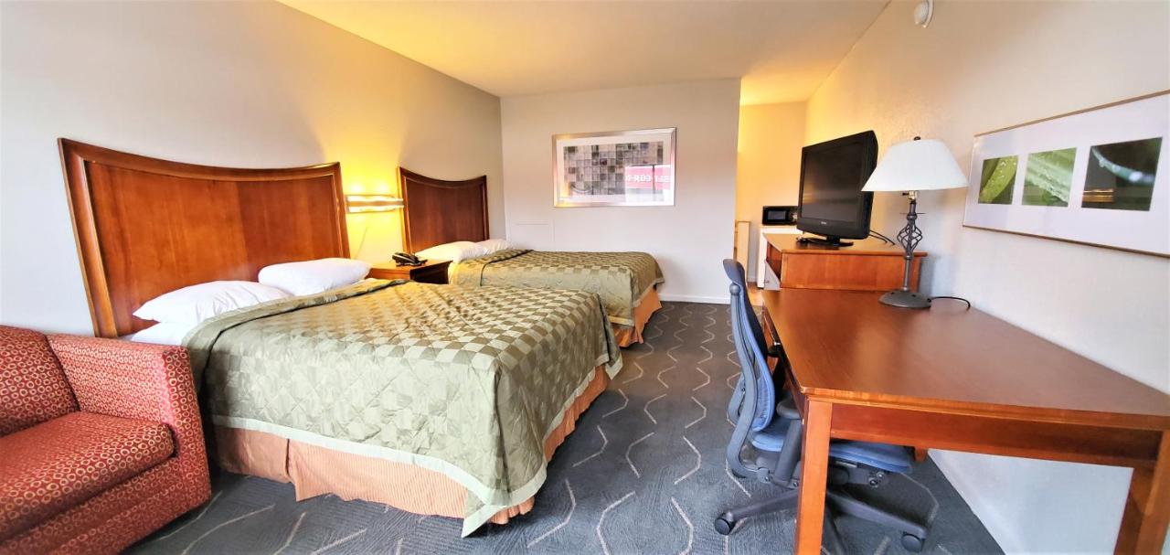| Economy 7 Inn- Newport News