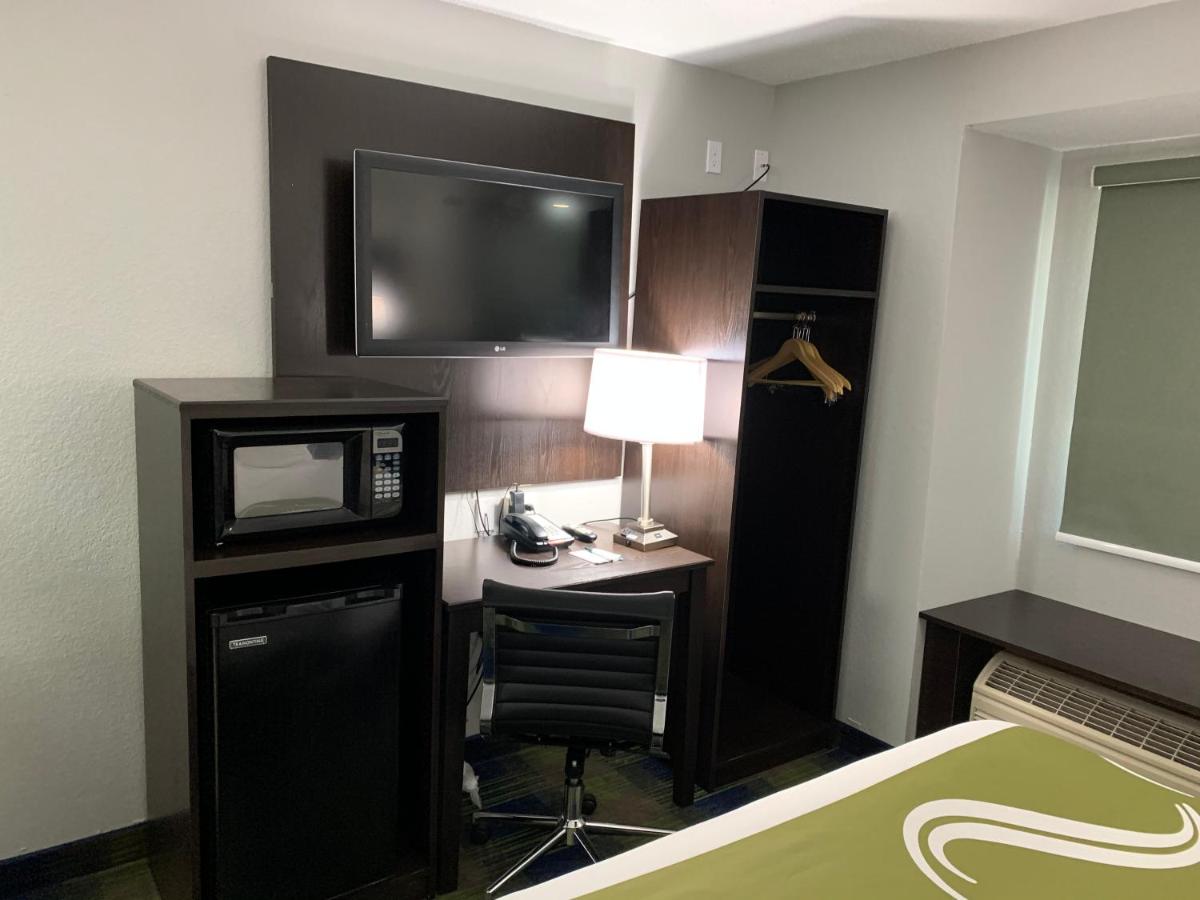 Queen Room - Non-Smoking at Quality Inn Owatonna Near Medical Center
