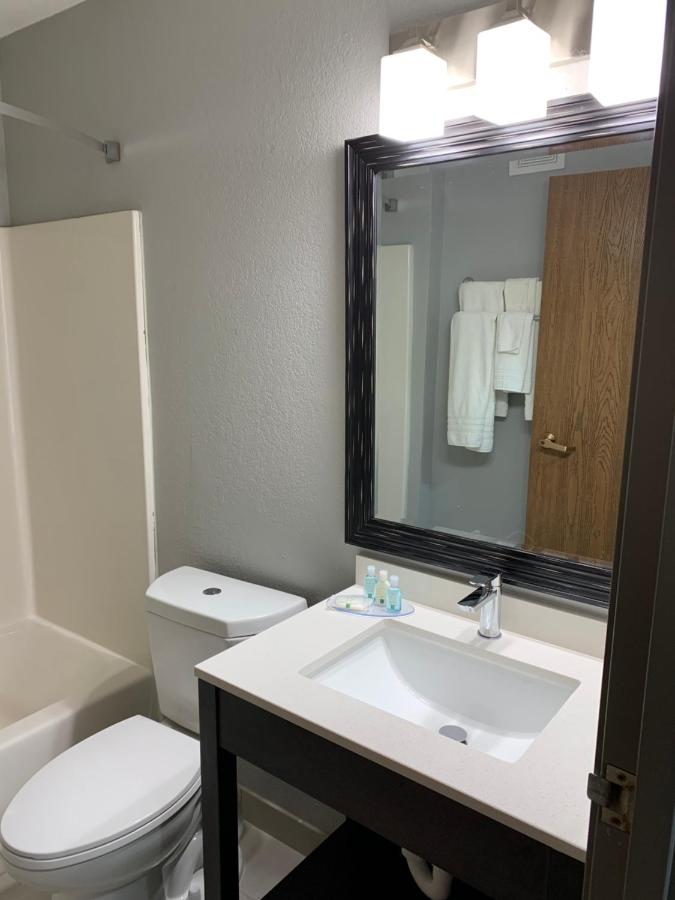 Queen Room - Non-Smoking at Quality Inn Owatonna Near Medical Center