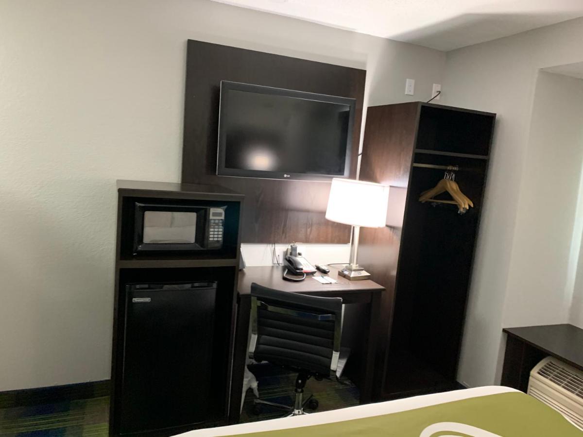 Queen Room - Non-Smoking at Quality Inn Owatonna Near Medical Center