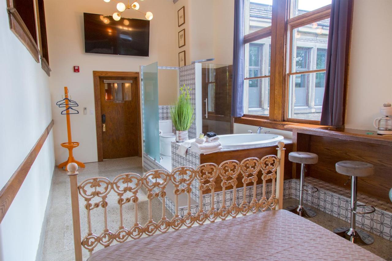 | School 31 Lofts