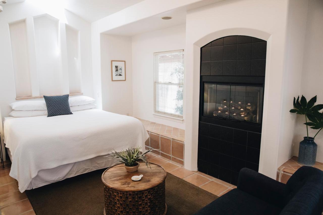 King Suite with Spa Bath at Cottage Inn & Spa