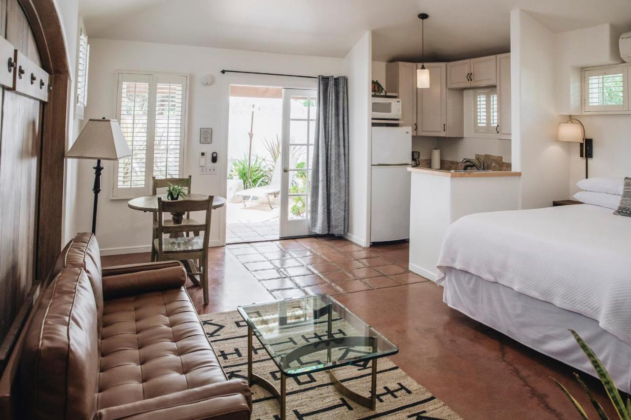 Queen Studio at Cottage Inn & Spa