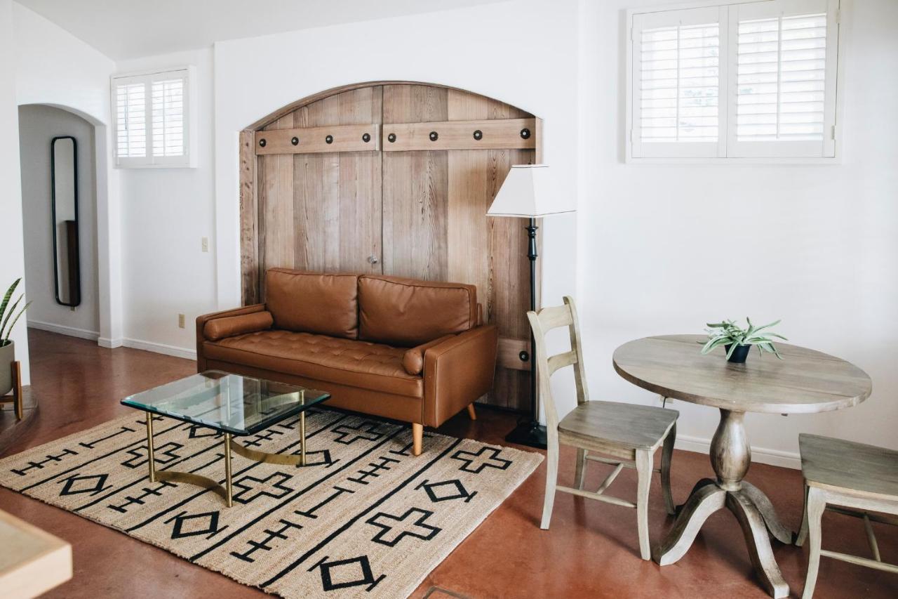 Queen Studio at Cottage Inn & Spa