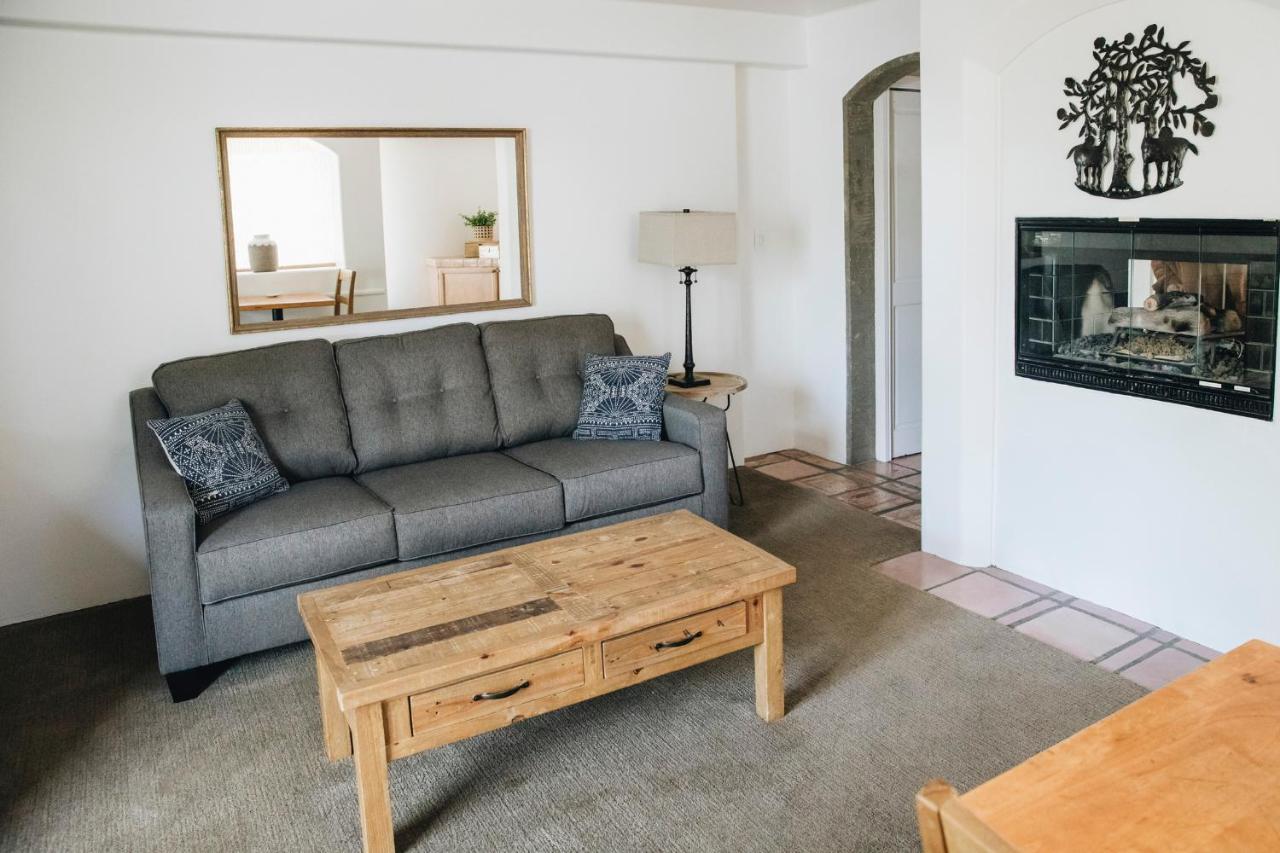 Deluxe King Suite at Cottage Inn & Spa