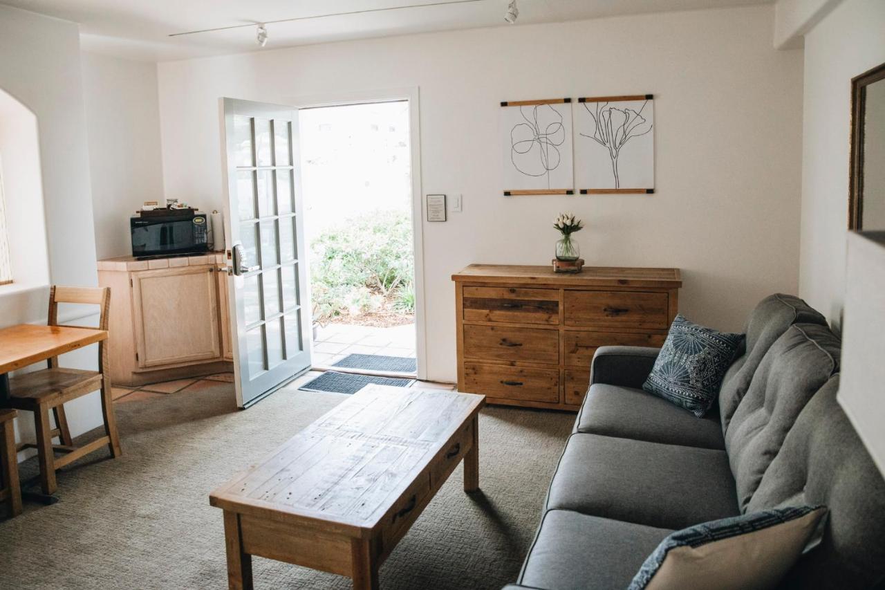Deluxe King Suite at Cottage Inn & Spa