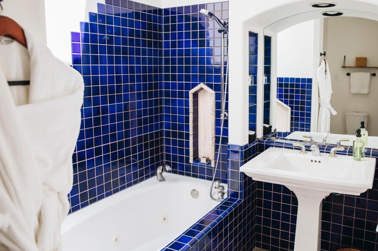 Deluxe King Suite at Cottage Inn & Spa