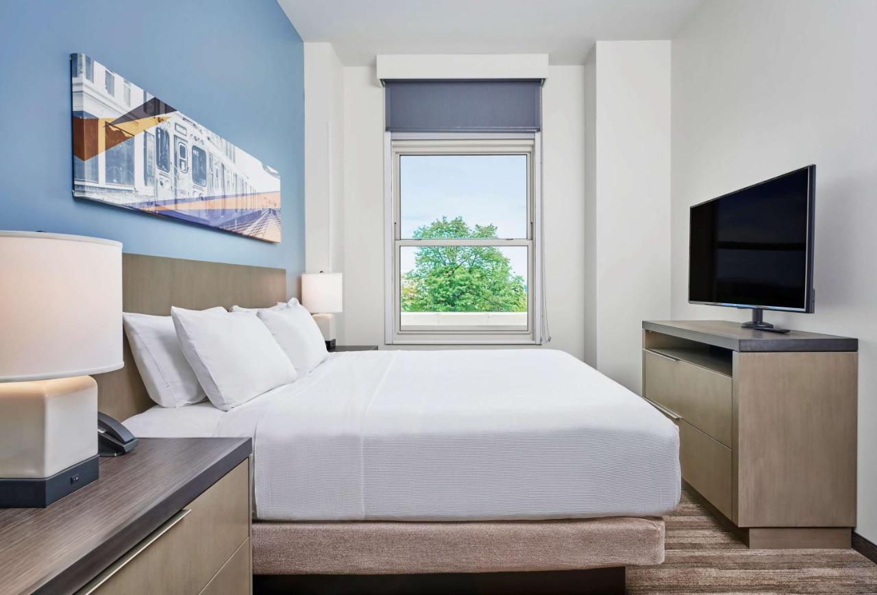 King Suite at Hyatt House Chicago Medical/University District