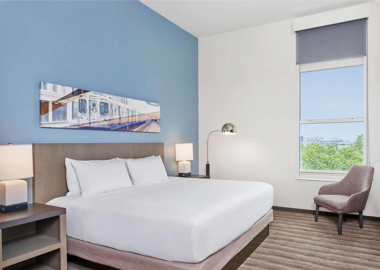 King Suite at Hyatt House Chicago Medical/University District