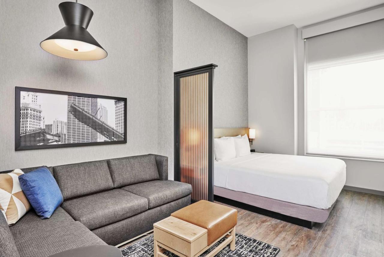 Standard King Room at Hyatt Place Chicago Medical/University District