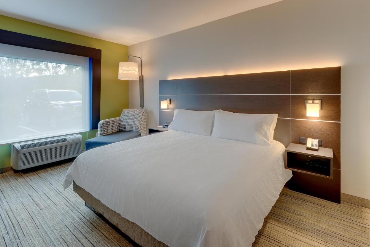 King Room - Non-Smoking at Holiday Inn Express & Suites Corbin by IHG