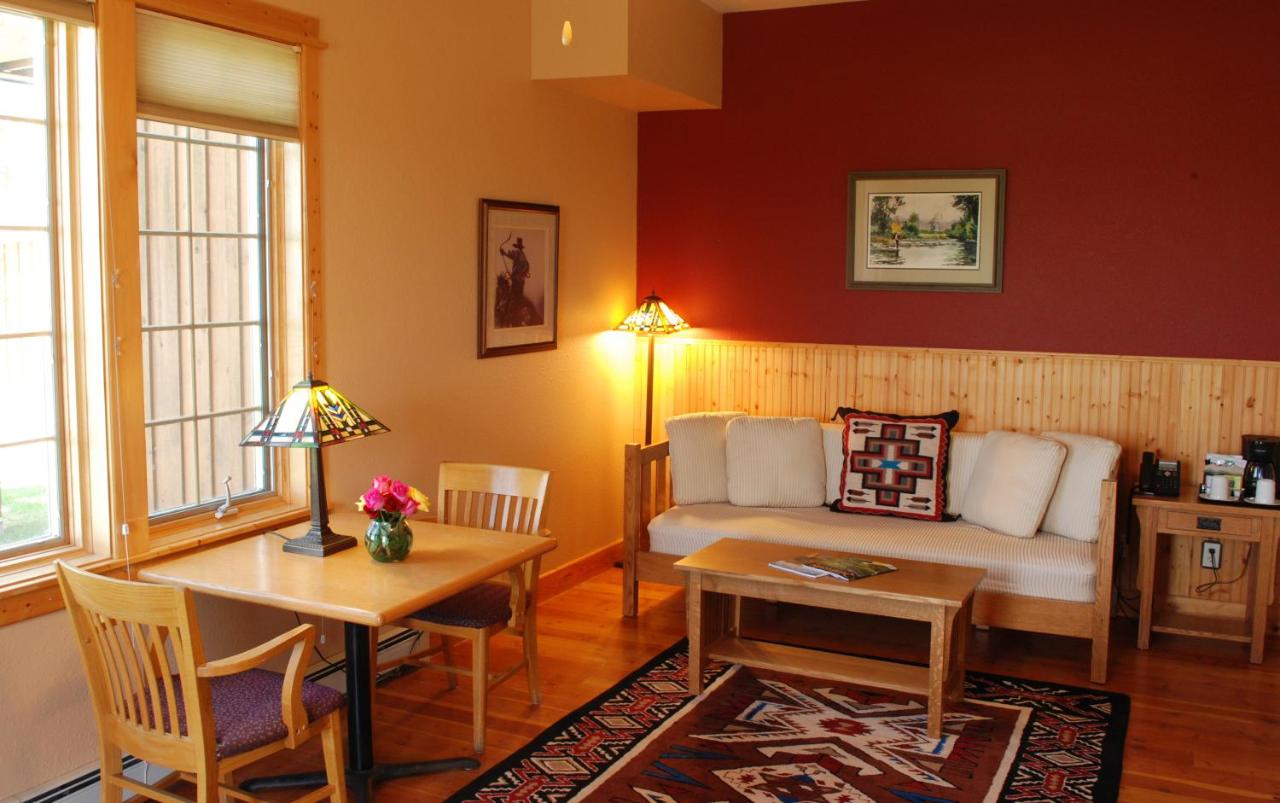 | Gallatin River Lodge
