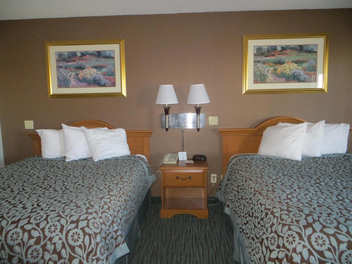 Studio Suite with Two Queen Beds - Non-Smoking at Days Inn by Wyndham New Braunfels