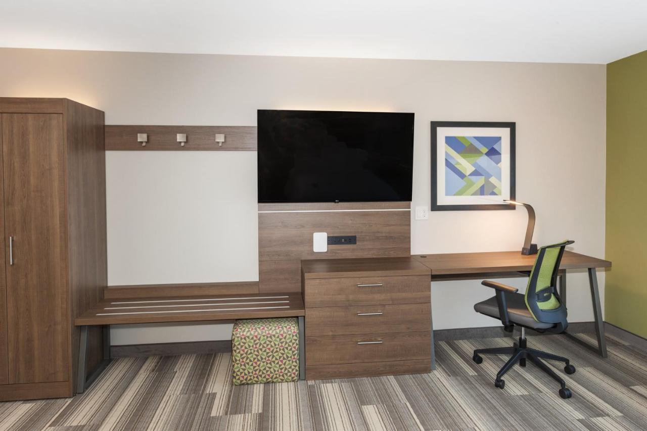 Standard Room at Holiday Inn Express & Suites Hudson I-94 by IHG