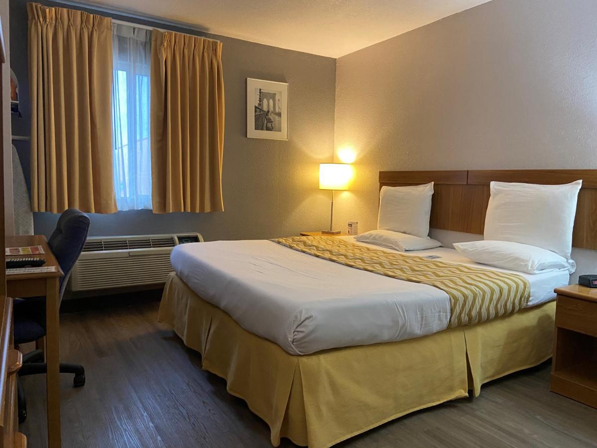 King Room - Non-Smoking at Travelodge Inn & Suites by Wyndham Albany