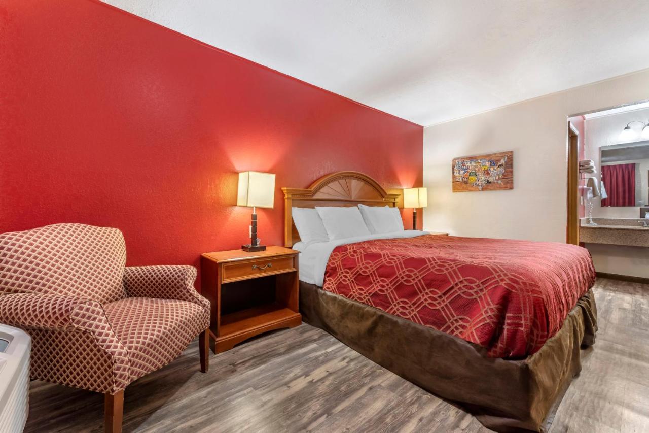  | Econo Lodge Wooster