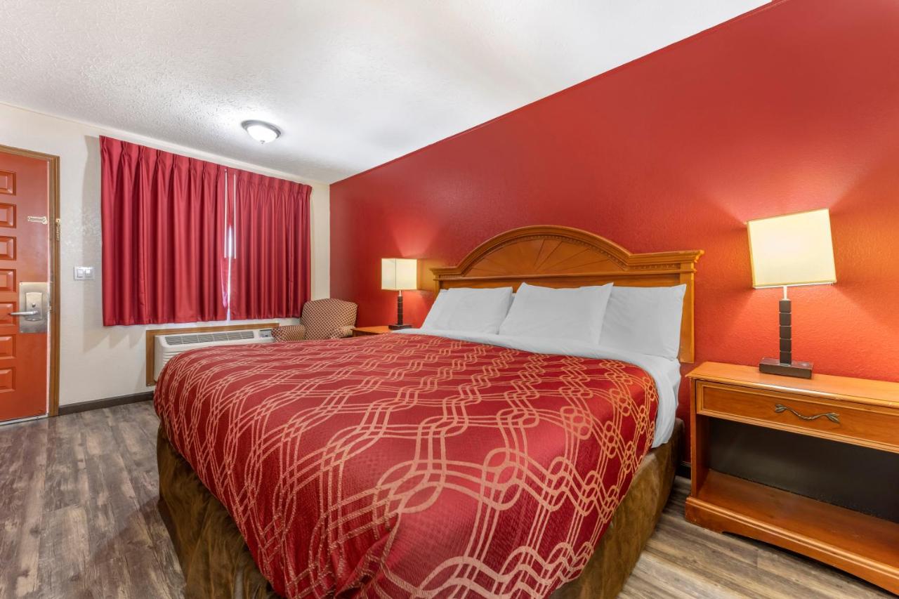  | Econo Lodge Wooster