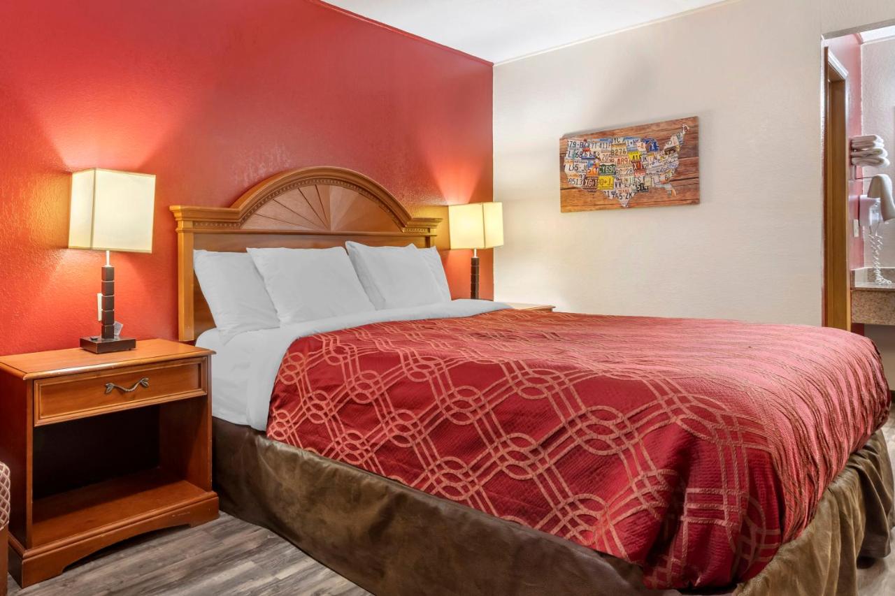  | Econo Lodge Wooster