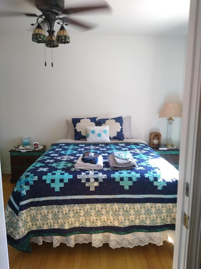 | Pearl Island B & B