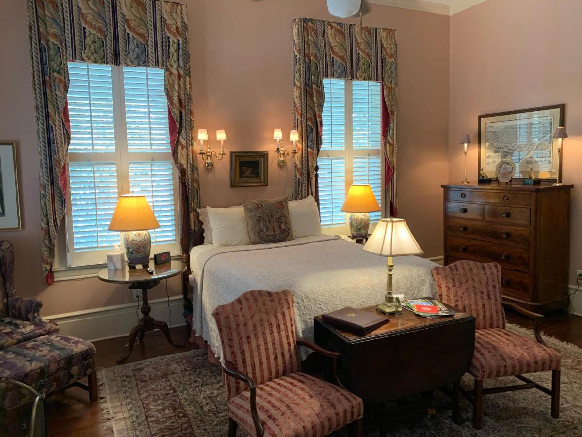 | 1842 Inn