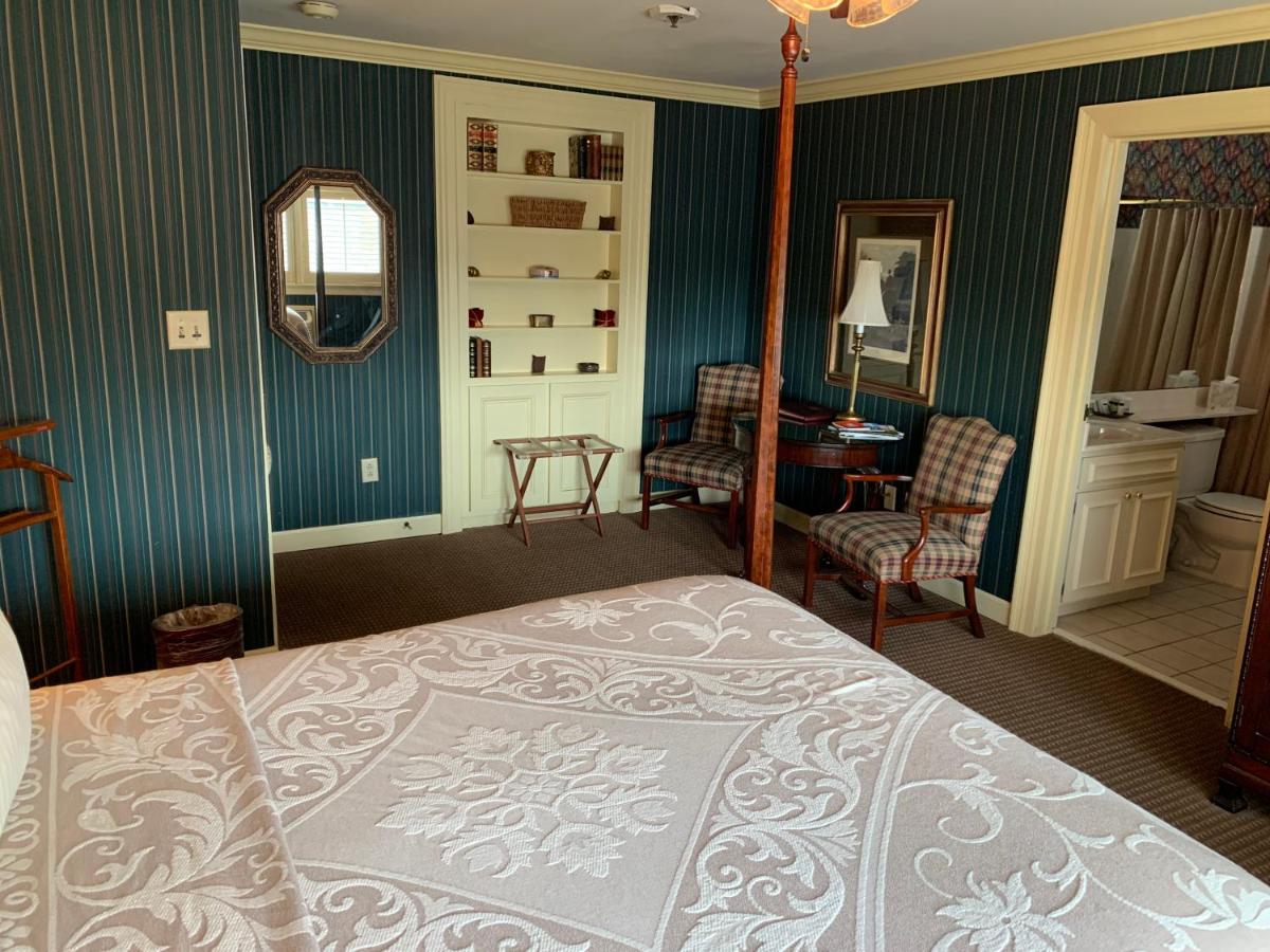 | 1842 Inn