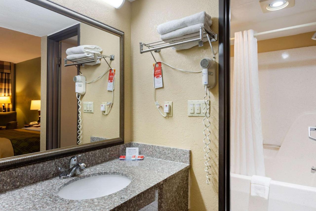 | Econo Lodge Belton - Kansas City South