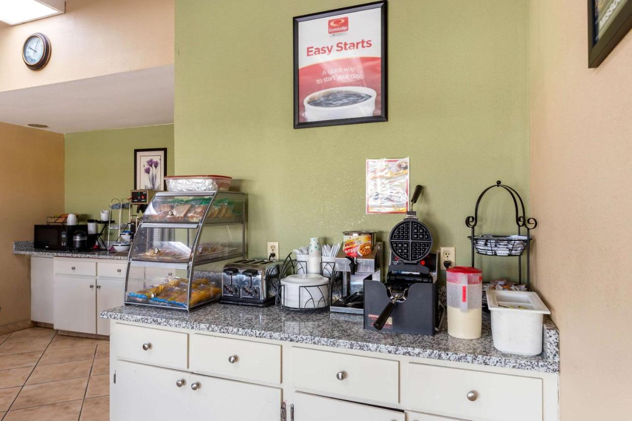 | Econo Lodge Belton - Kansas City South