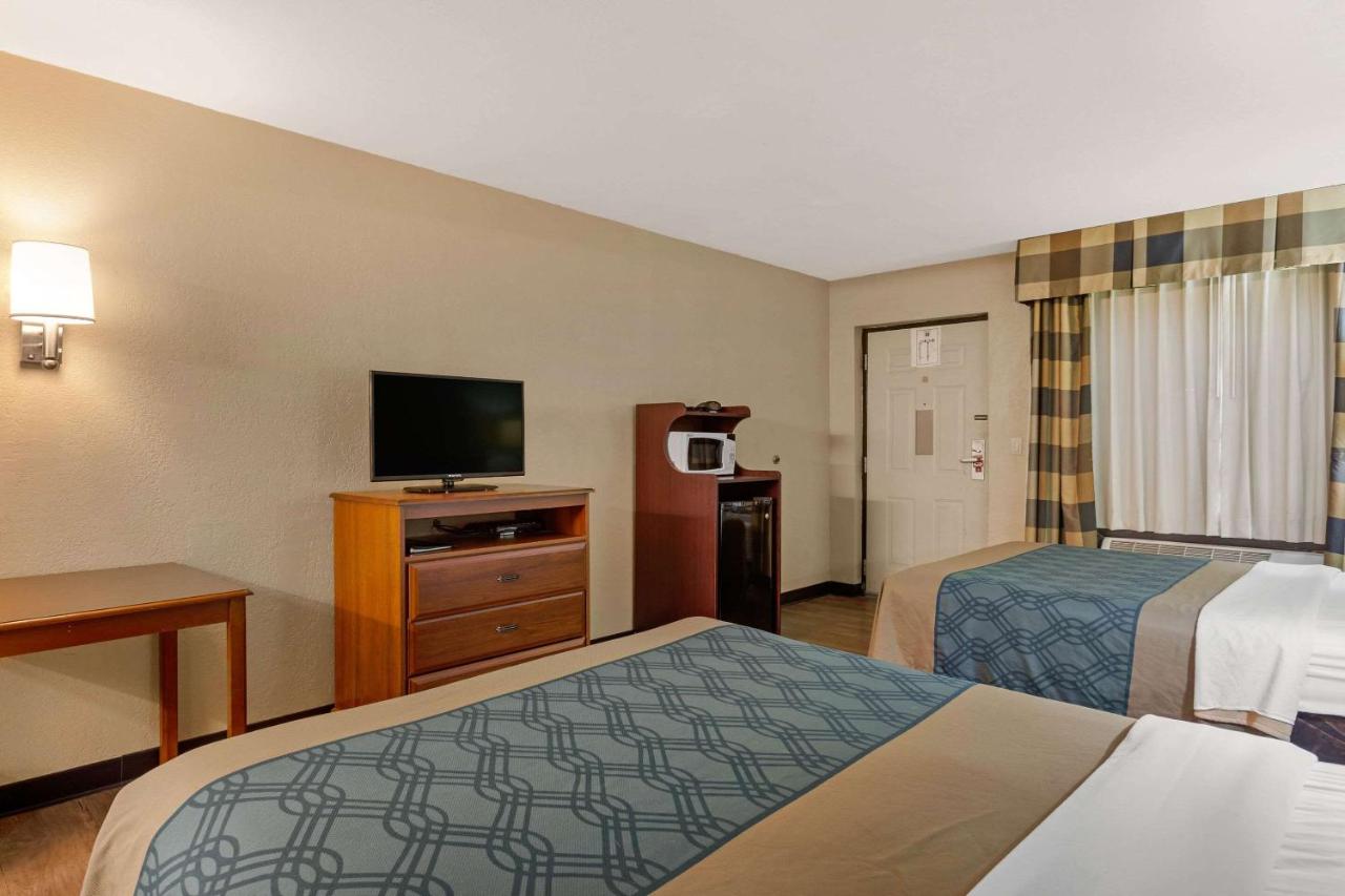 | Econo Lodge Belton - Kansas City South