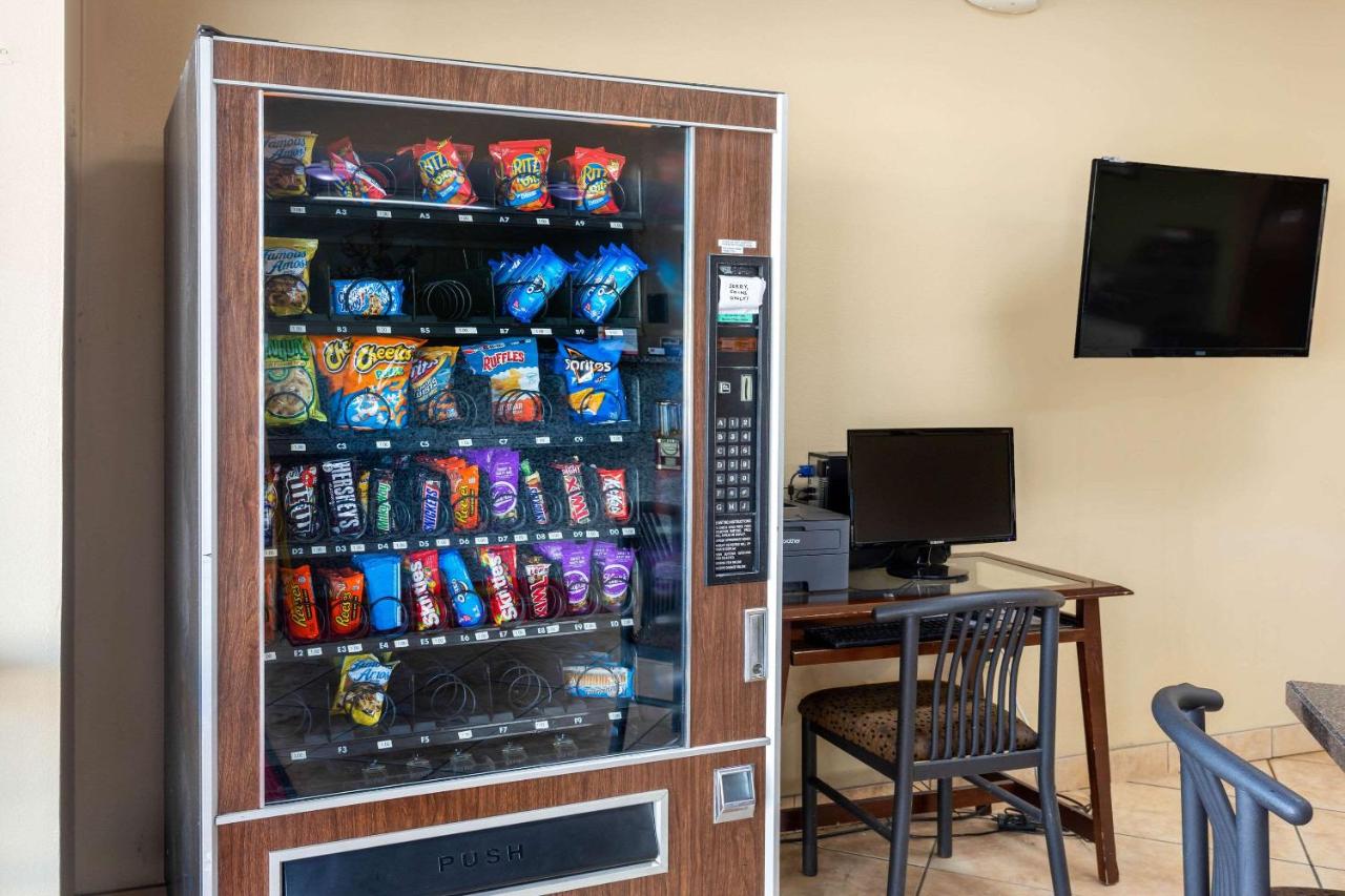 | Econo Lodge Belton - Kansas City South