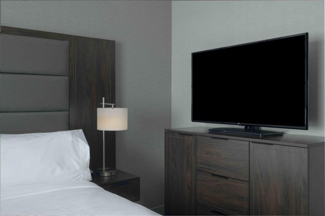 King Studio Suite - Hearing Accessible/Non-Smoking at Staybridge Suites Boston Logan Airport - Revere by IHG