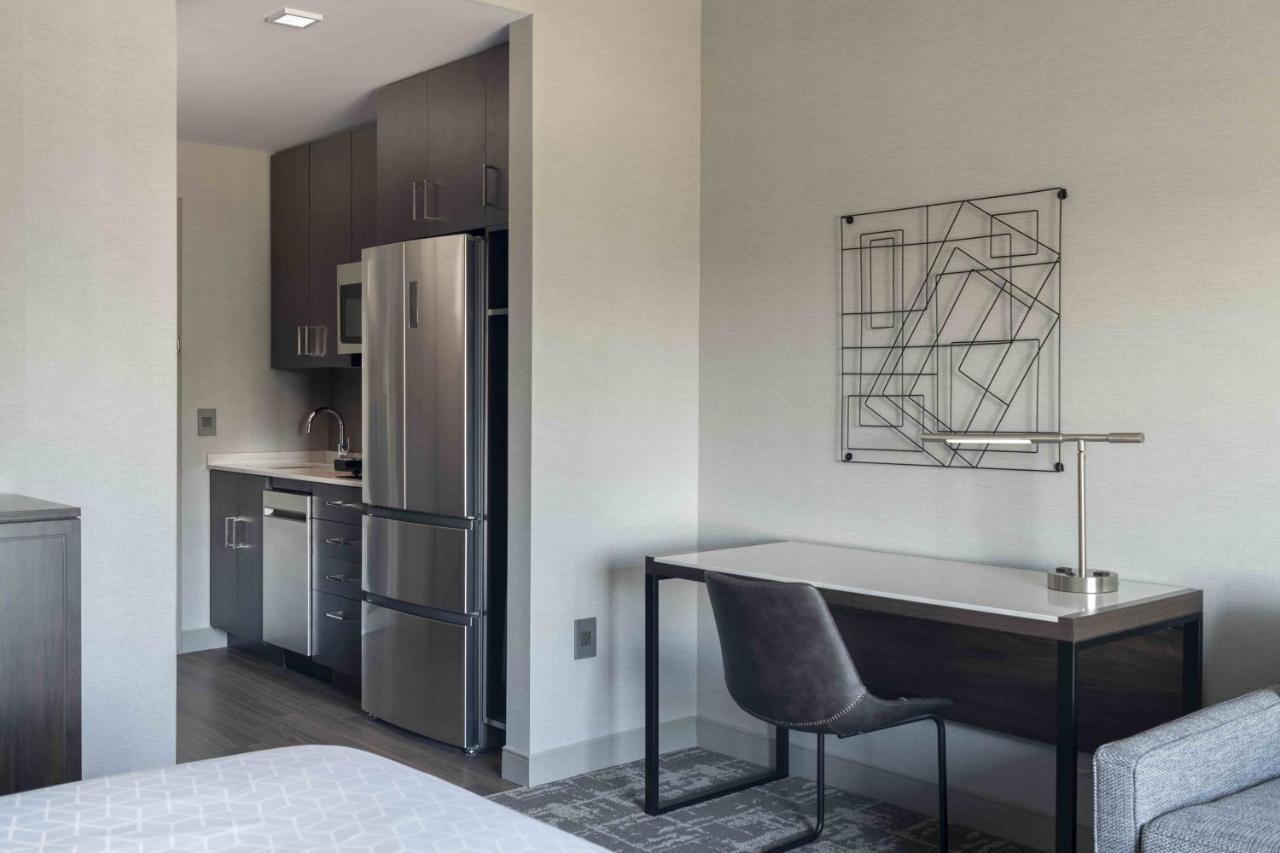 King Studio Suite - Hearing Accessible/Non-Smoking at Staybridge Suites Boston Logan Airport - Revere by IHG