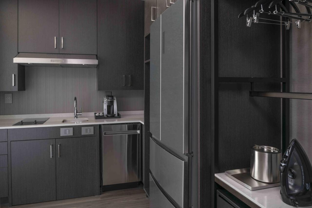King Studio Suite with Mobility Accessible Tub - Non-Smoking at Staybridge Suites Boston Logan Airport - Revere by IHG