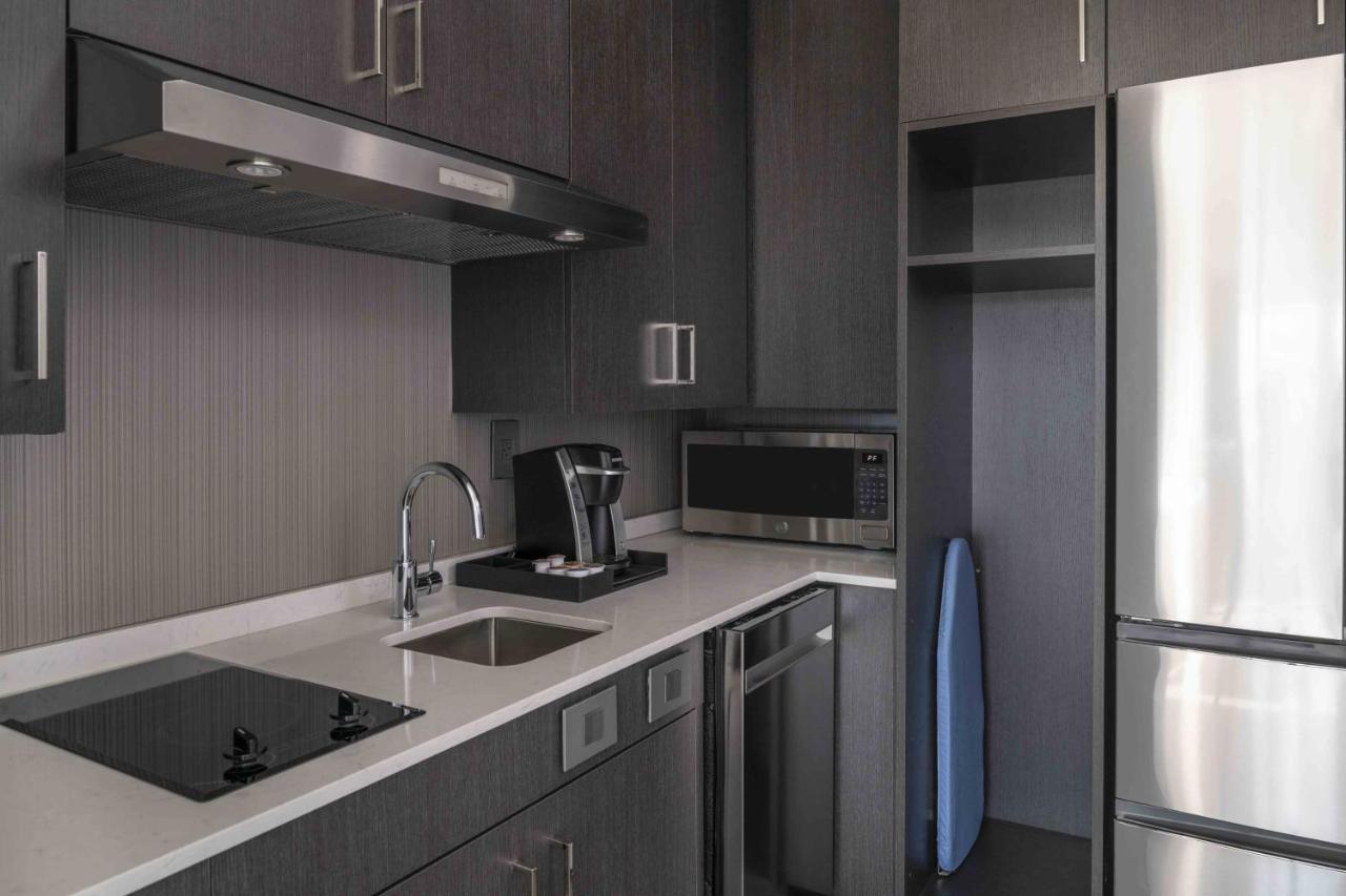 King Studio Suite with Mobility Accessible Tub - Non-Smoking at Staybridge Suites Boston Logan Airport - Revere by IHG