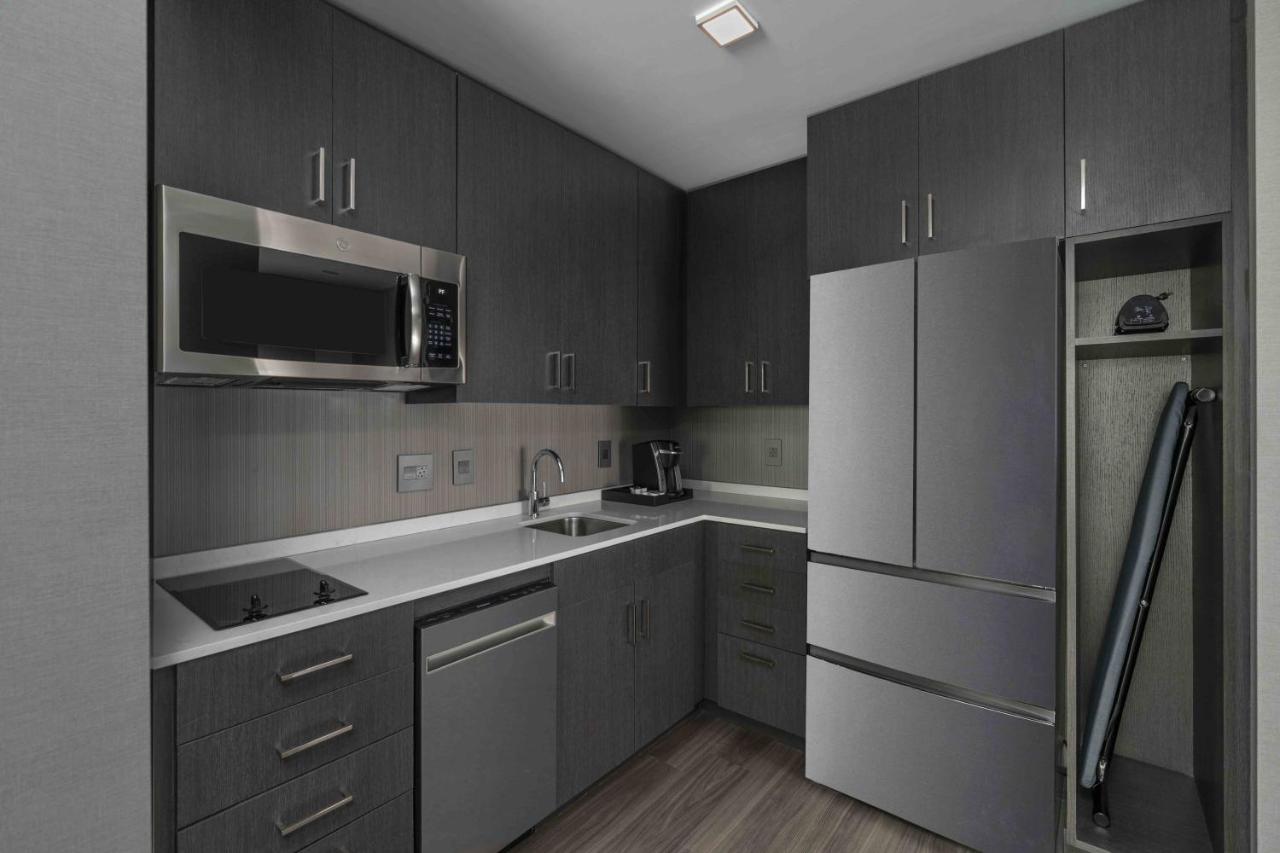 King Studio Suite - Hearing Accessible/Non-Smoking at Staybridge Suites Boston Logan Airport - Revere by IHG