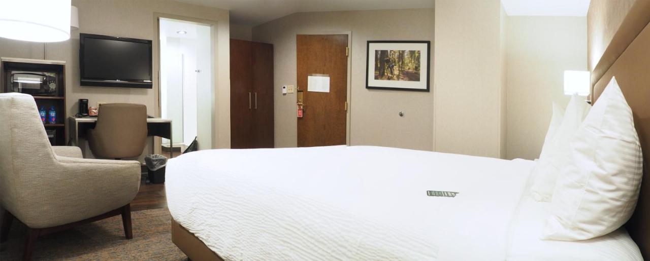 Queen Room at Kahler Grand Hotel