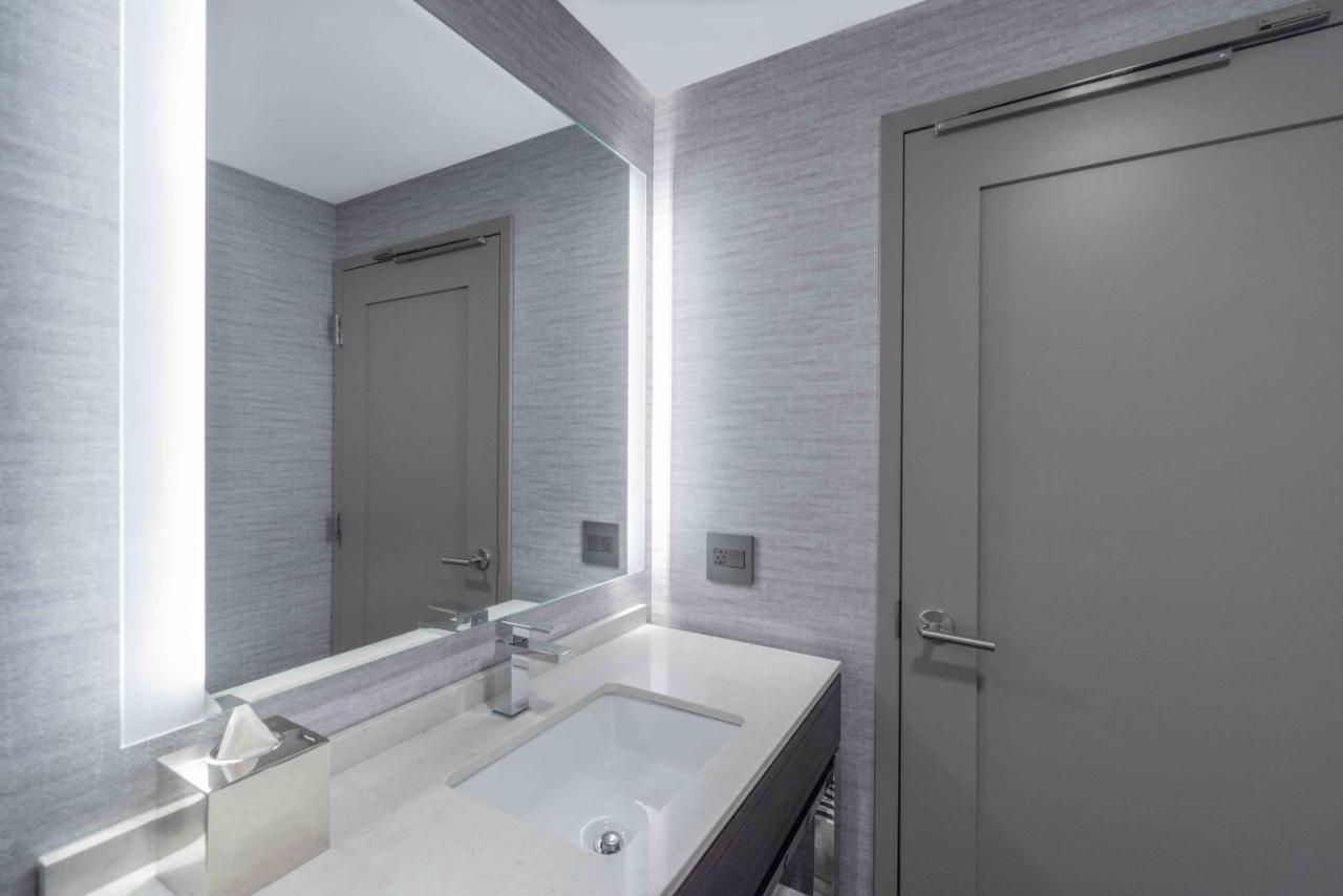 King Room - Hearing Accessible - Non-Smoking at Holiday Inn Express Boston Logan Airport - Revere by IHG