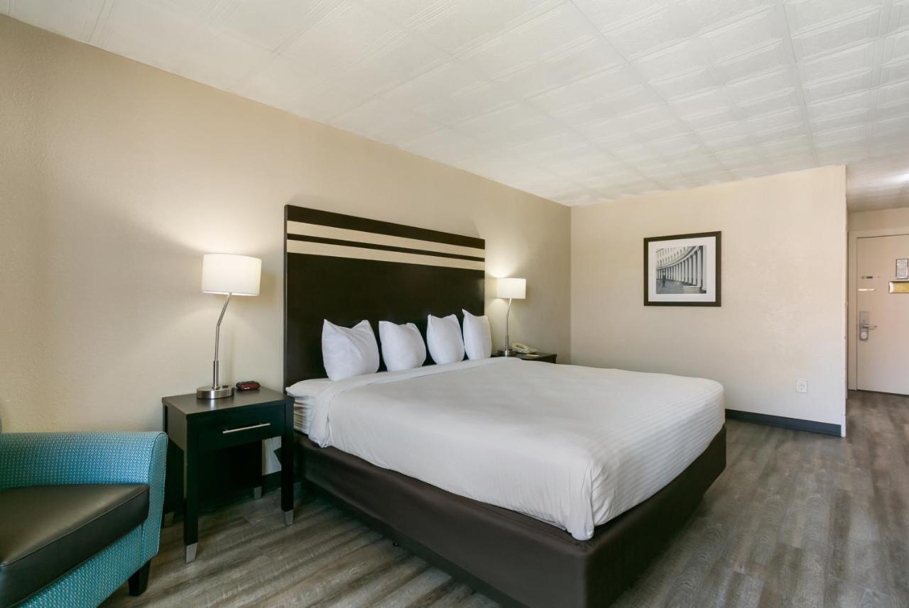 | Eisenhower Hotel and Conference Center