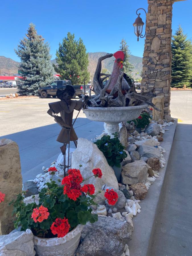 | Browns Canyon Inn
