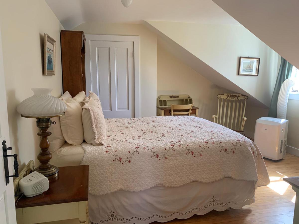 | Delano Homestead Bed and Breakfast