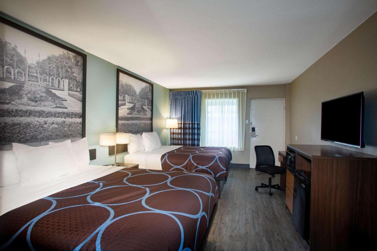 Queen Room with Two Queen Beds - Mobility Access/Non-Smoking at Super 8 by Wyndham Mobile I-65