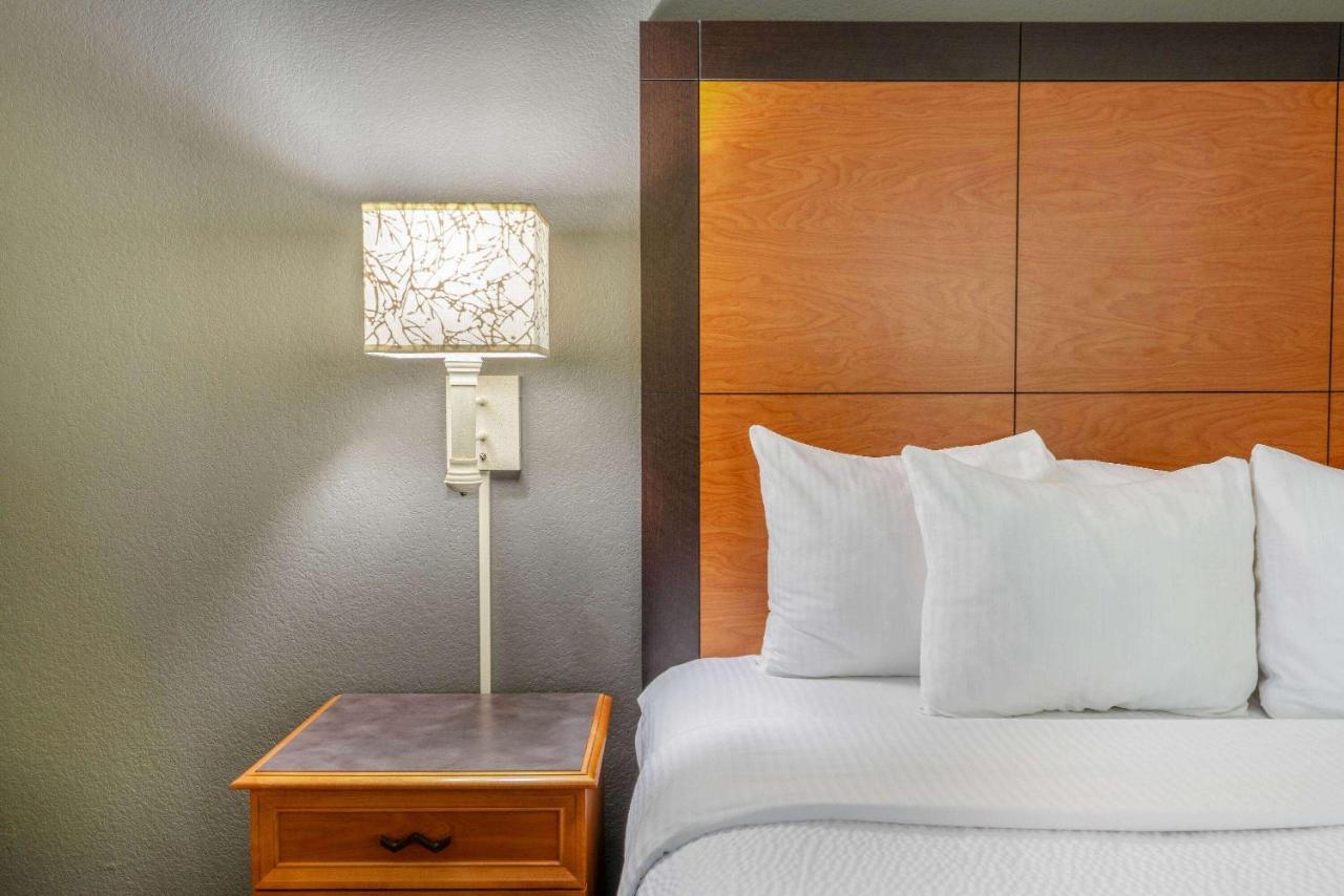 Double Room with Two Double Beds - Disability Access at La Quinta Inn & Suites by Wyndham Pueblo