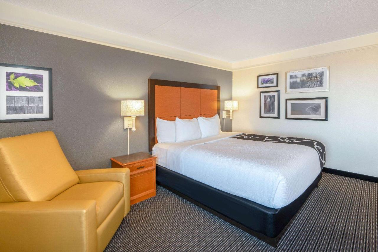 King Room - Disability Access at La Quinta Inn & Suites by Wyndham Pueblo