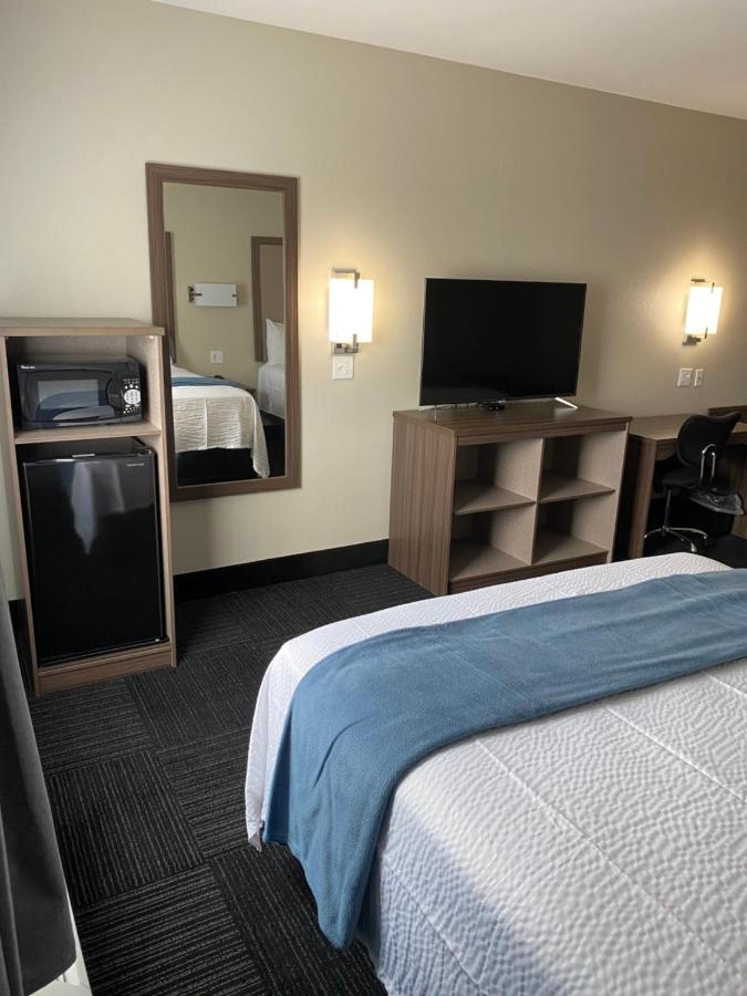 Budget Double Room at Hotel DeSoto