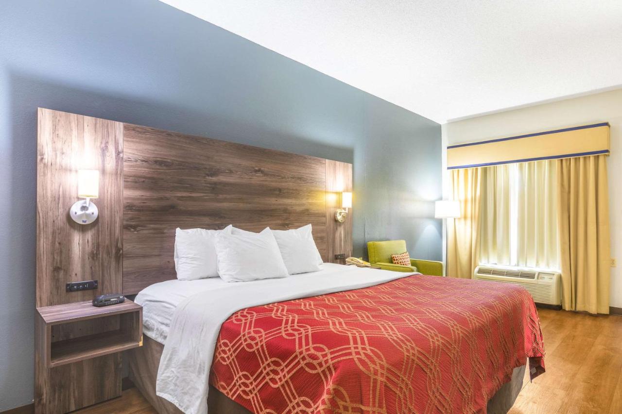  | Royal Palms Inn
