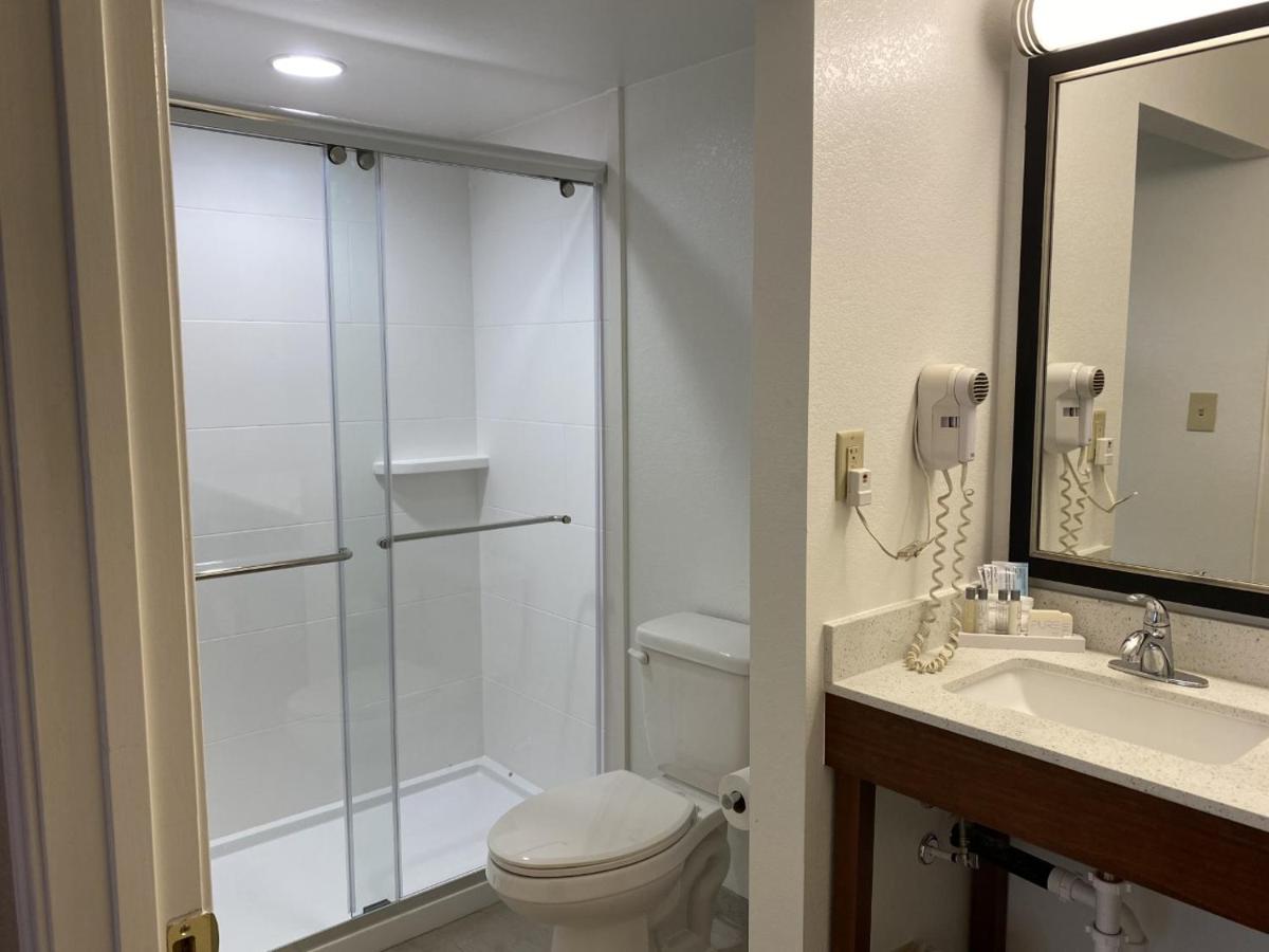 Standard Double Room at Cherokee Grand Hotel
