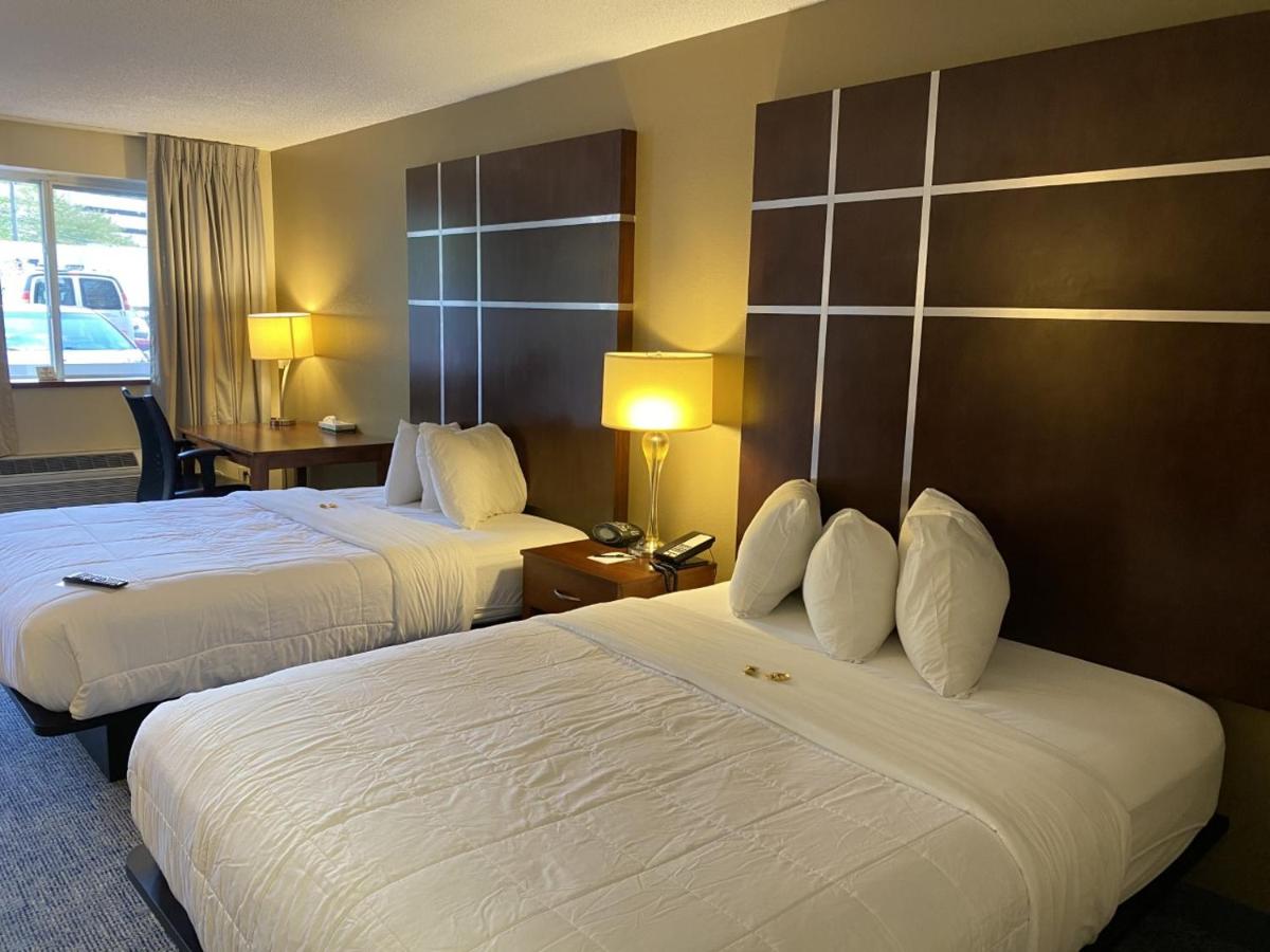Standard Double Room at Cherokee Grand Hotel