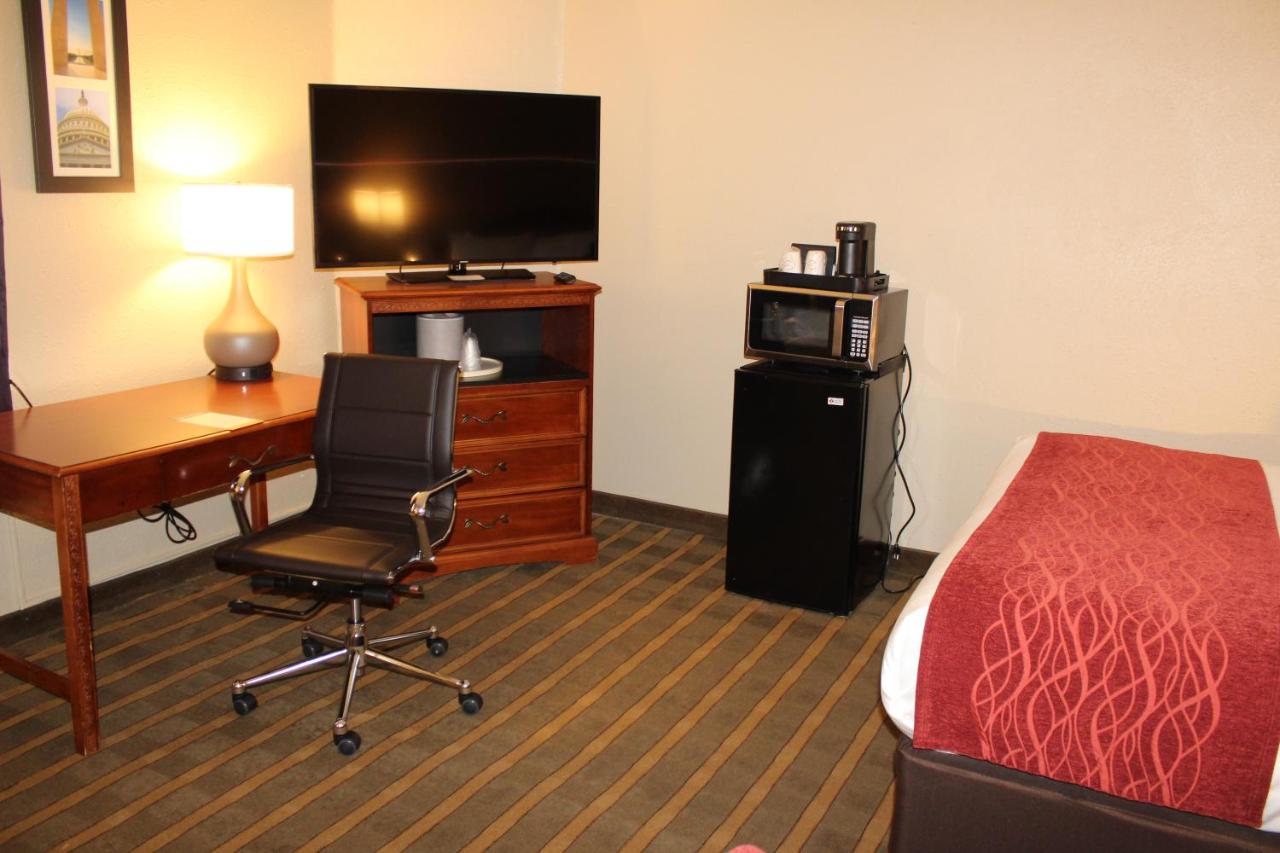 Standard Queen Room with Two Queen Beds - Non-Smoking at Comfort Inn University Center